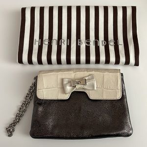 NWOT - Henri Bendel Wristlet